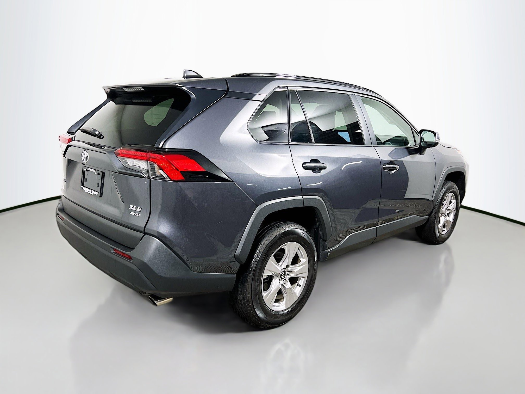 Used 2025 Toyota RAV4 XLE image 4
