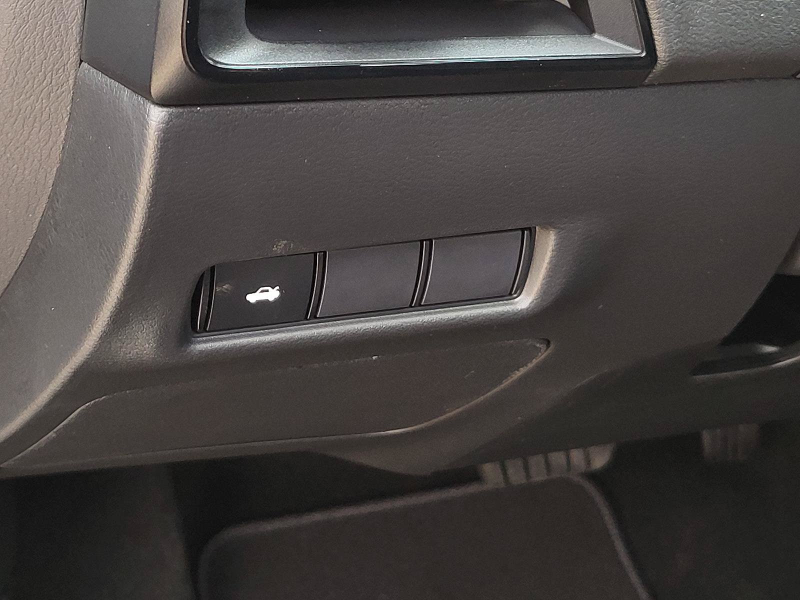 New 2027 Nissan Sentra SR w/ Floor Mat Package FWD image 18