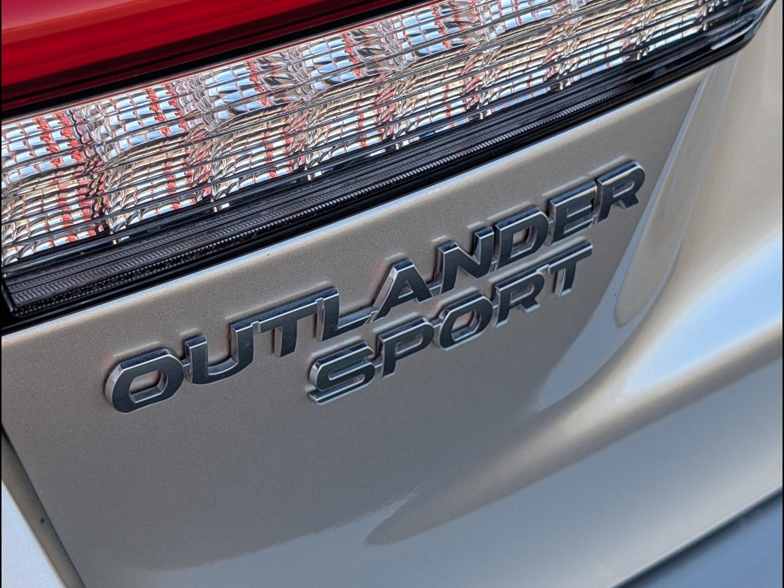 Used 2024 Mitsubishi Outlander Sport SE image 9