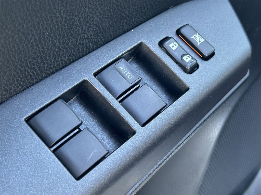 Used 2018 Toyota RAV4 LE image 22