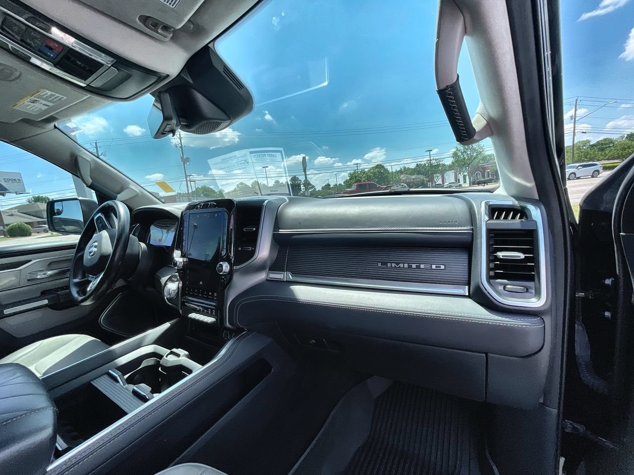 Used 2023 RAM 1500 Limited AWD/4WD image 29