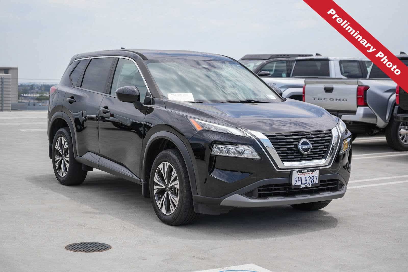 Used 2023 Nissan Rogue SV FWD image 3