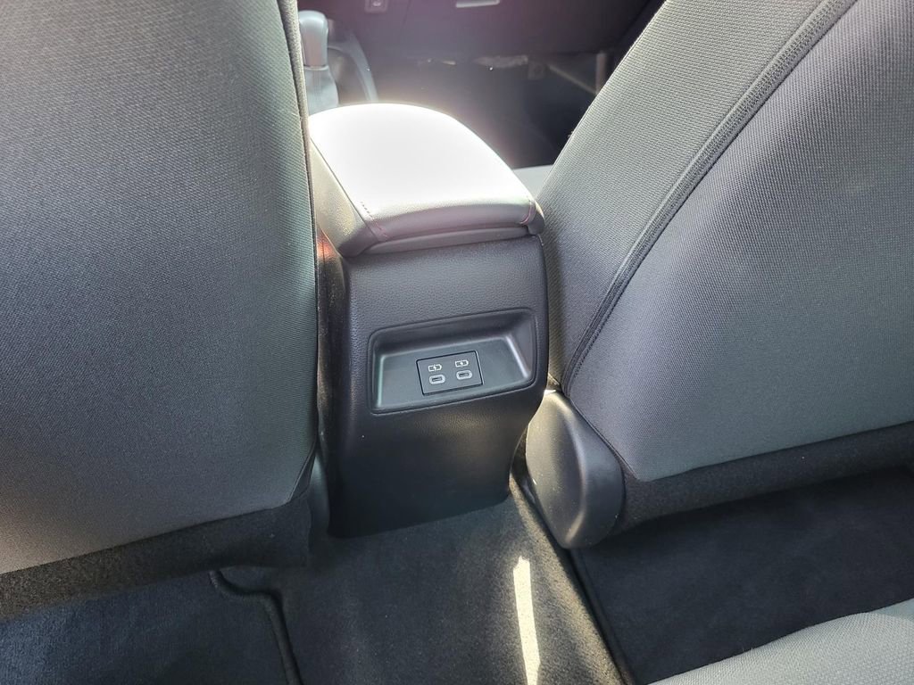 Used 2025 Toyota Corolla SE FWD image 14