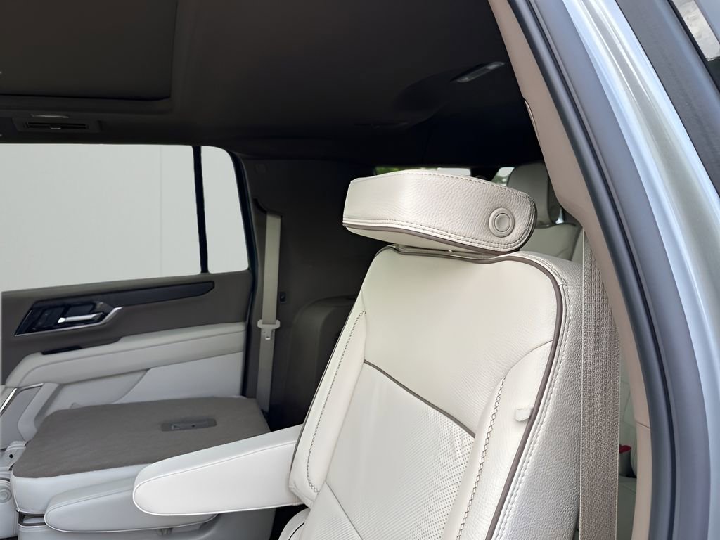 New 2026 GMC Yukon XL Denali w/ Sun & Power Step Package AWD/4WD image 23