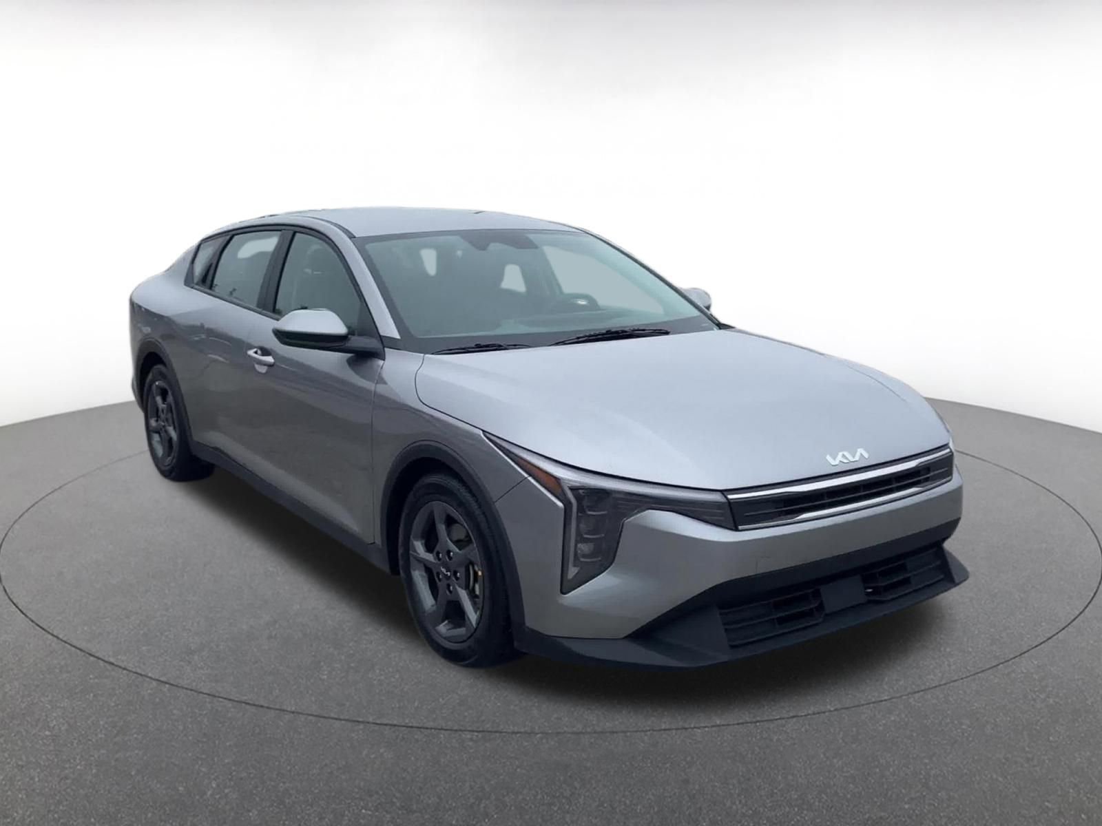 Used 2025 Kia K4 LXS image 2