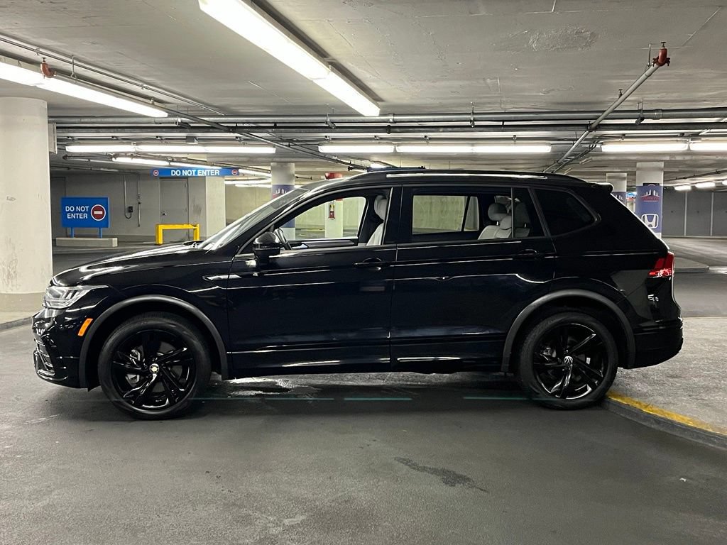 Used 2023 Volkswagen Tiguan SE R-Line AWD/4WD image 33