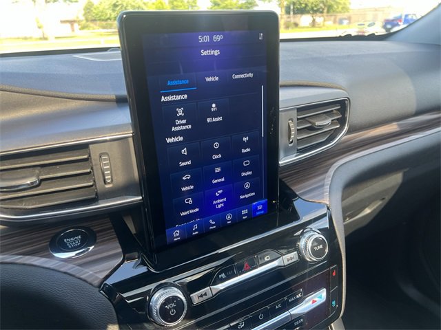 Used 2022 Ford Explorer Limited w/ Limited Technology Package AWD/4WD image 18
