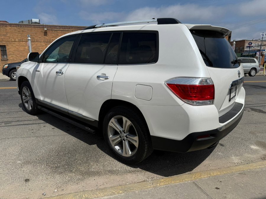 Used 2011 Toyota Highlander Limited w/ Tow Pkg AWD/4WD image 6