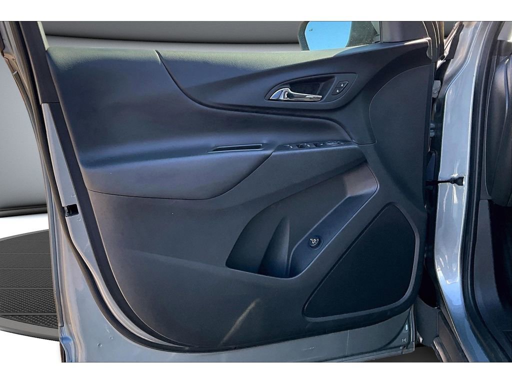 Used 2023 Chevrolet Equinox LT image 23