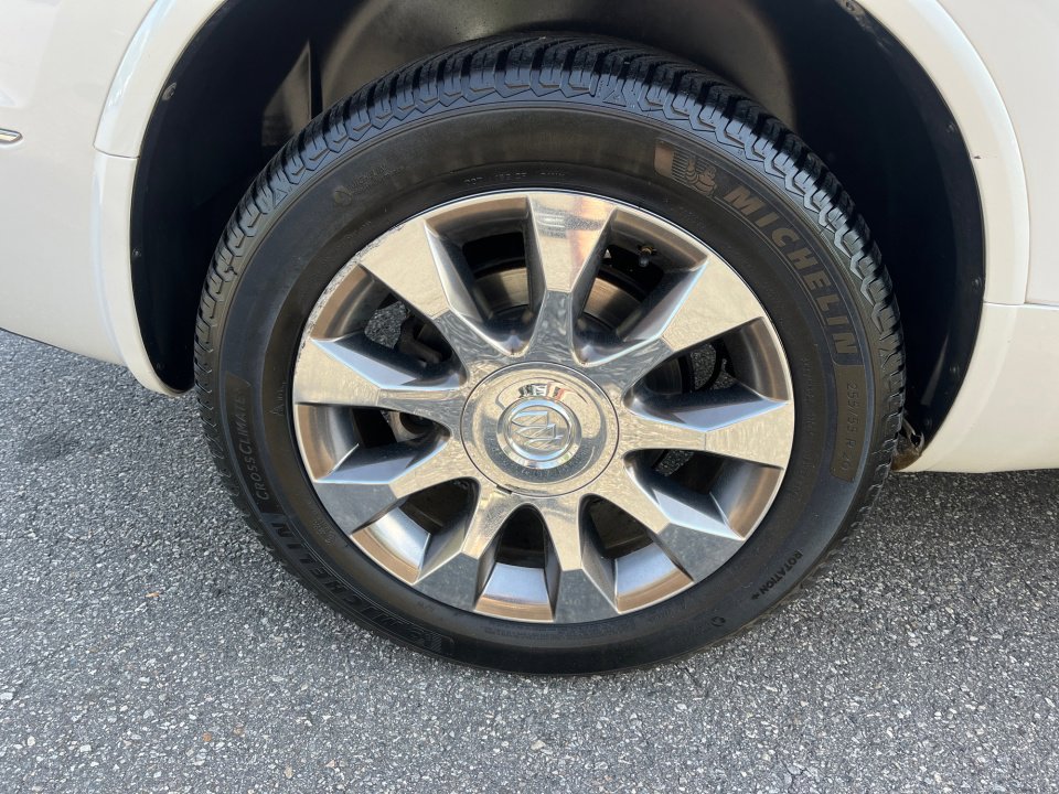 Used 2016 Buick Enclave Premium w/ Experience Buick Package FWD image 26