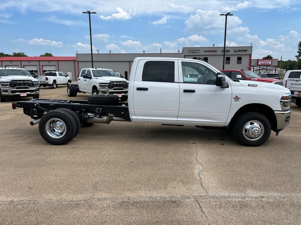 New 2027 RAM 3500 Tradesman w/ Chrome Appearance Group A AWD/4WD image 4