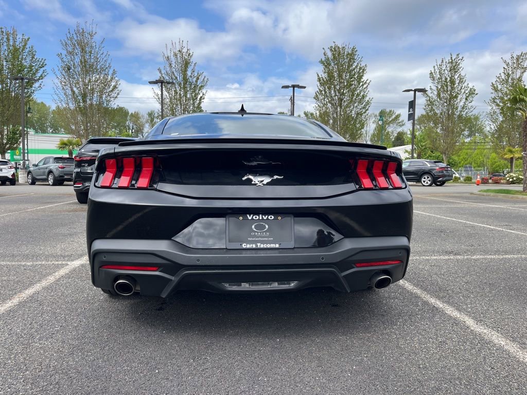 Used 2025 Ford Mustang Premium RWD image 5