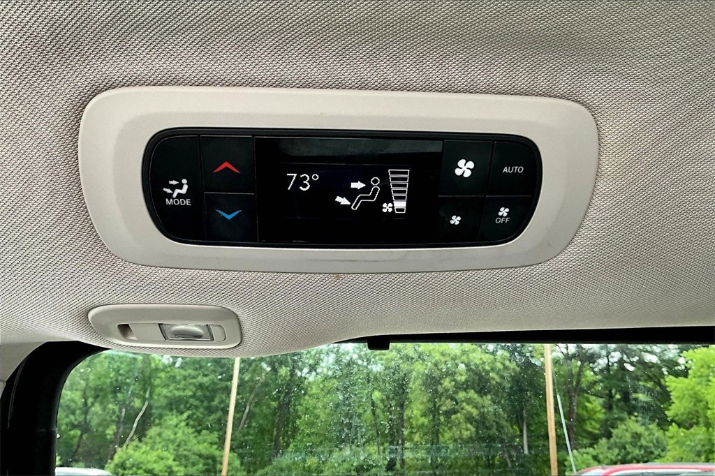 Used 2022 Chrysler Pacifica Limited image 10