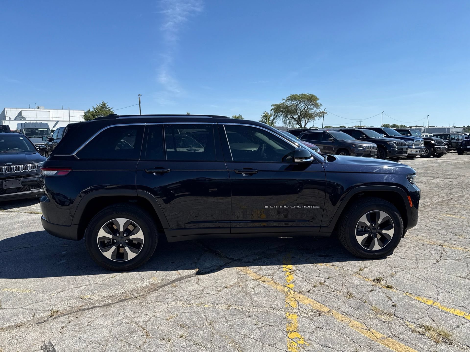 Used 2024 Jeep Grand Cherokee Limited 4xe AWD/4WD image 5