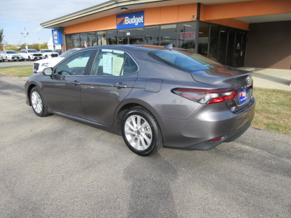 Used 2024 Toyota Camry LE image 3