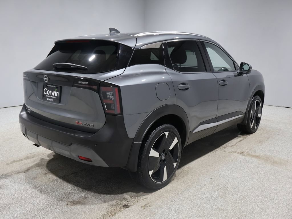 Used 2025 Nissan Kicks SR image 2