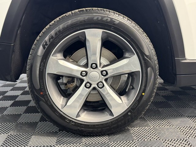 Used 2021 Jeep Grand Cherokee L Limited w/ Luxury Tech Group II image 40