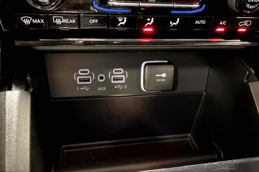 Used 2023 Jeep Grand Cherokee Limited image 30