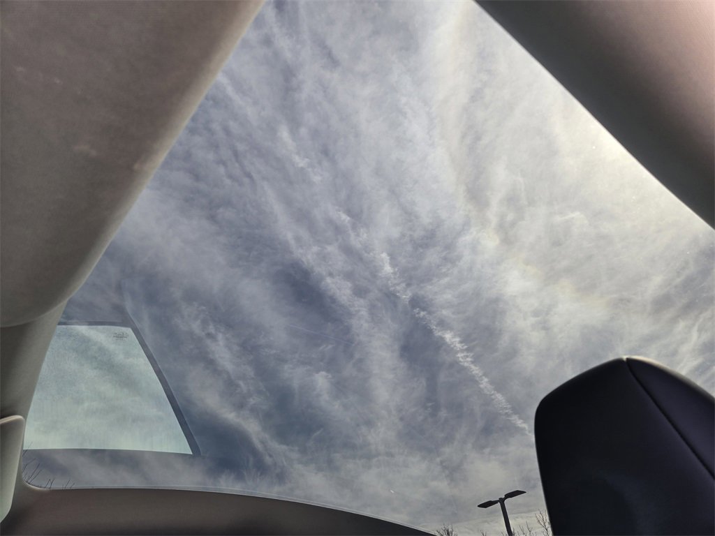 Used 2026 Tesla Model Y Long Range image 27