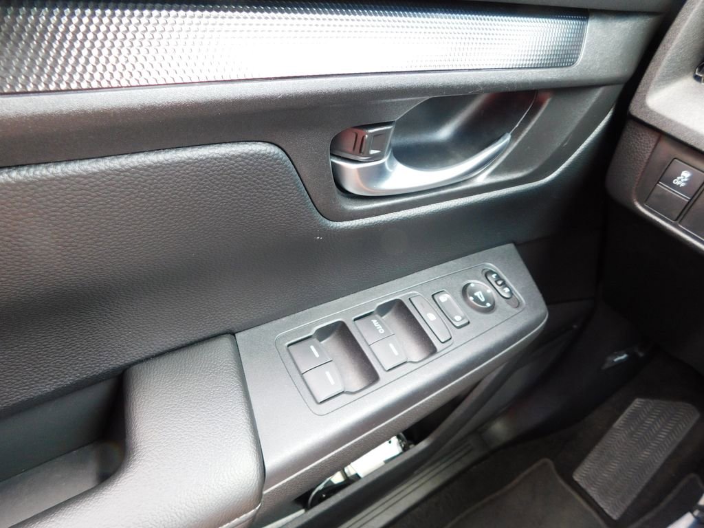 Used 2025 Honda CR-V LX image 25