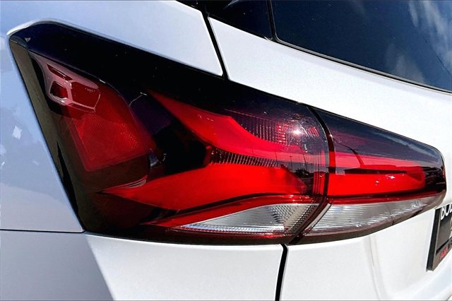 Used 2022 Chevrolet Equinox RS w/ RS Leather Package image 29