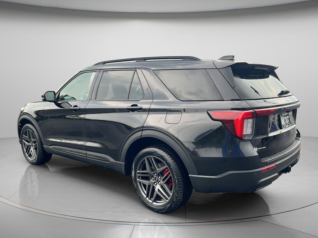 New 2026 Ford Explorer ST-Line w/ ST-Line Street Pack AWD/4WD image 5