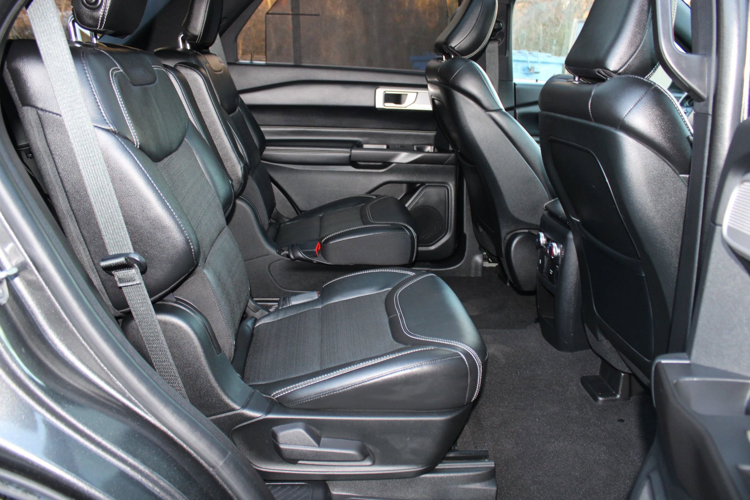 Used 2020 Ford Explorer ST image 25