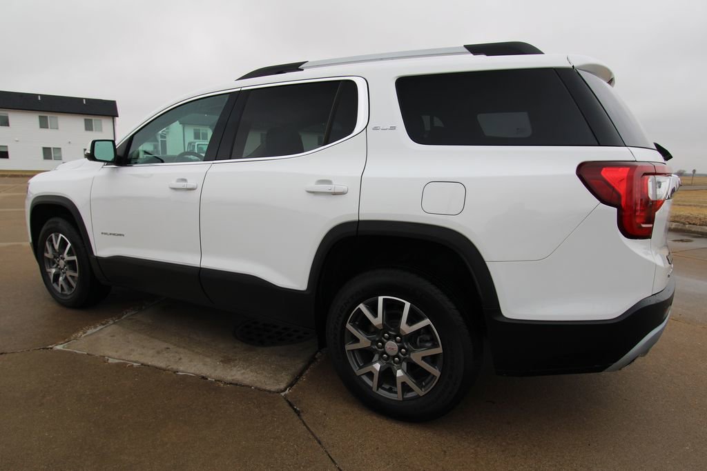 Used 2023 GMC Acadia SLE w/ Driver Convenience Package image 16