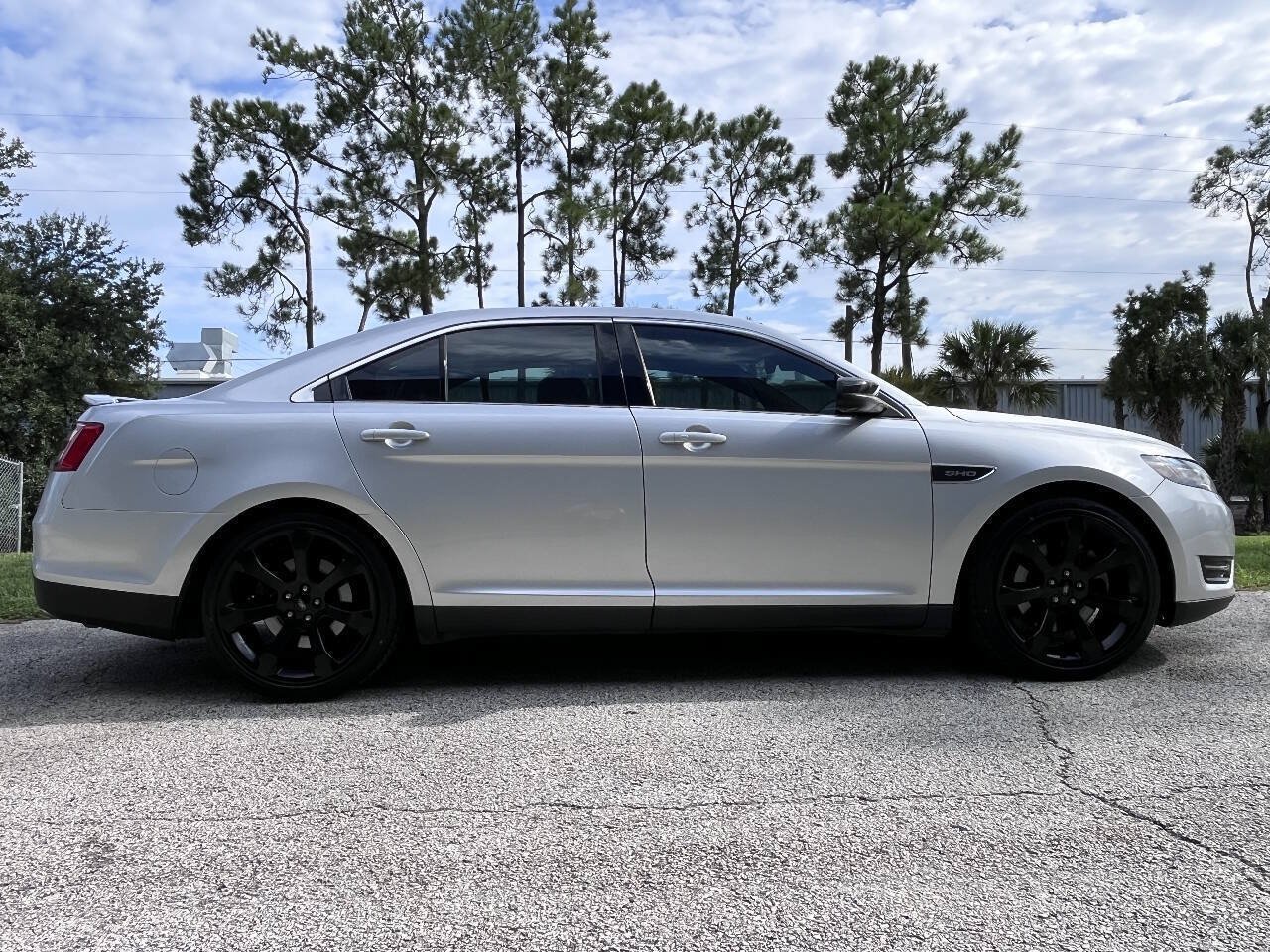 Used 2019 Ford Taurus SHO AWD/4WD image 12