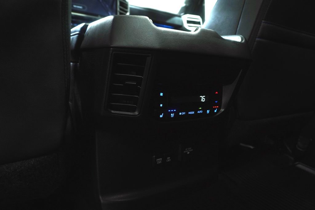 Certified 2024 Toyota Sequoia Platinum AWD/4WD image 18