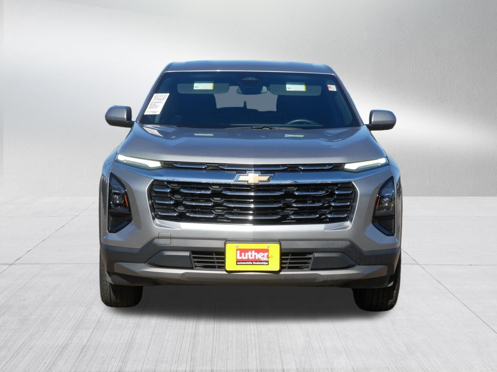 Used 2025 Chevrolet Equinox LT AWD/4WD image 2