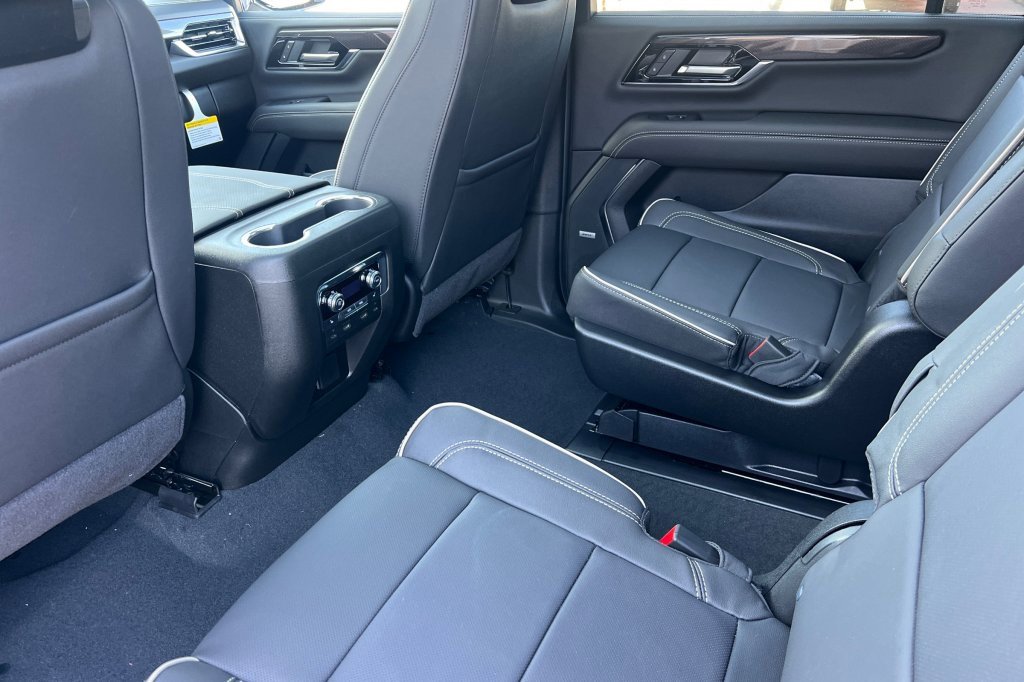 New 2026 GMC Yukon XL Elevation w/ Elevation Premium Package image 9