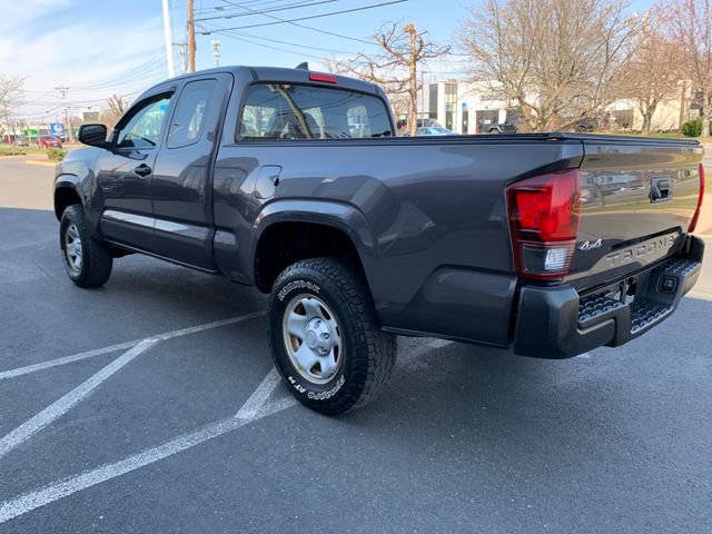 Used 2018 Toyota Tacoma SR image 5