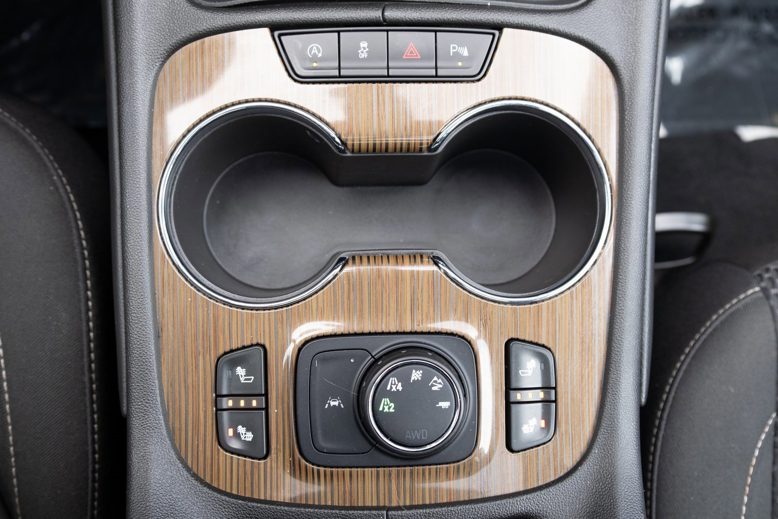 Used 2022 GMC Acadia SLE image 5