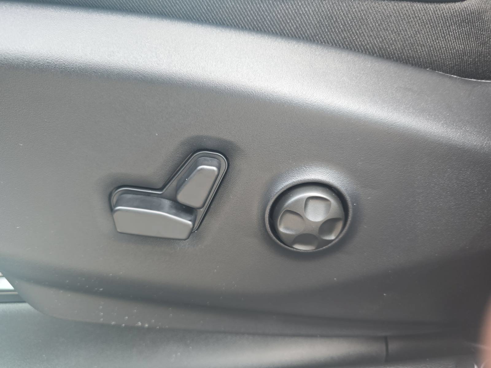 New 2027 Chrysler Pacifica Select FWD image 29