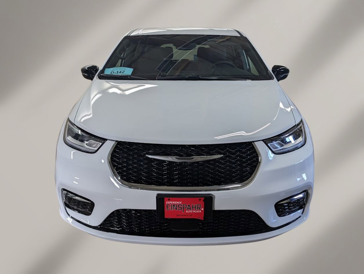 New 2026 Chrysler Pacifica Select image 2