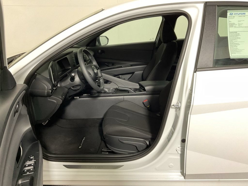 New 2026 Hyundai Elantra Sport FWD image 19