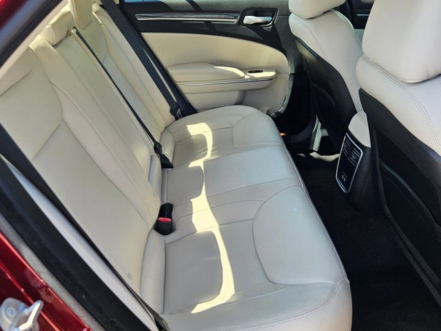 Used 2017 Chrysler 300 Limited image 19