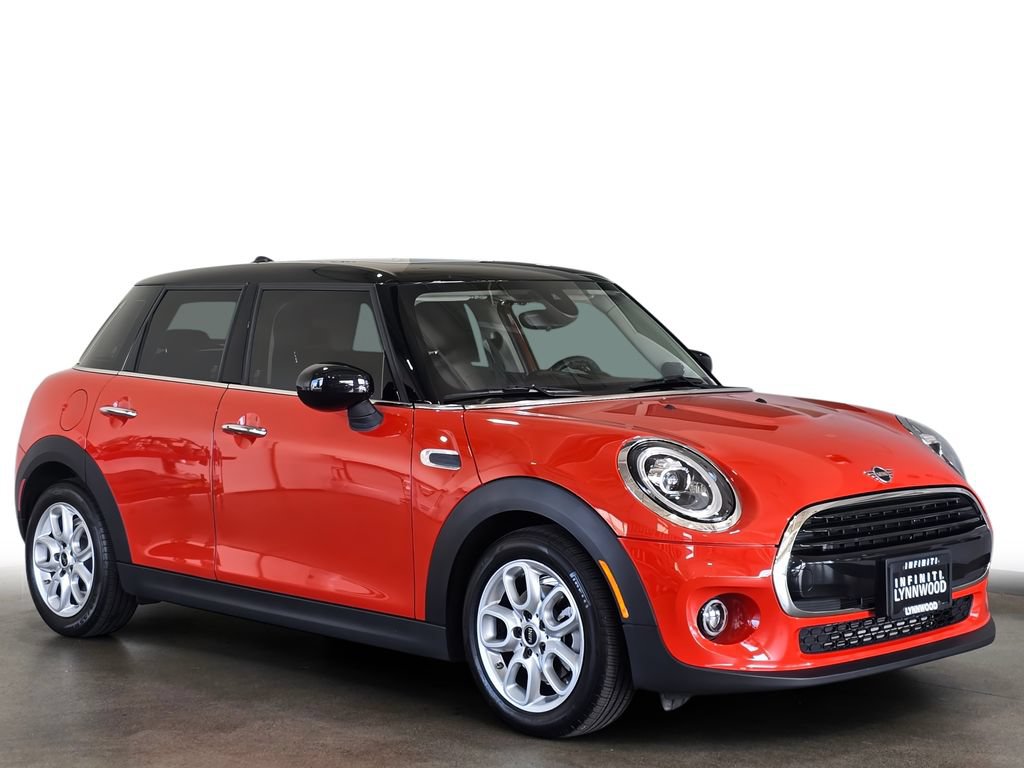 Used 2021 MINI Cooper 4-Door Hardtop w/ Storage Package FWD image 3
