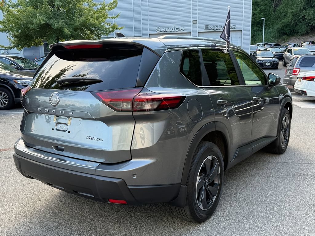 Used 2024 Nissan Rogue SV w/ SV Premium Package AWD/4WD image 6