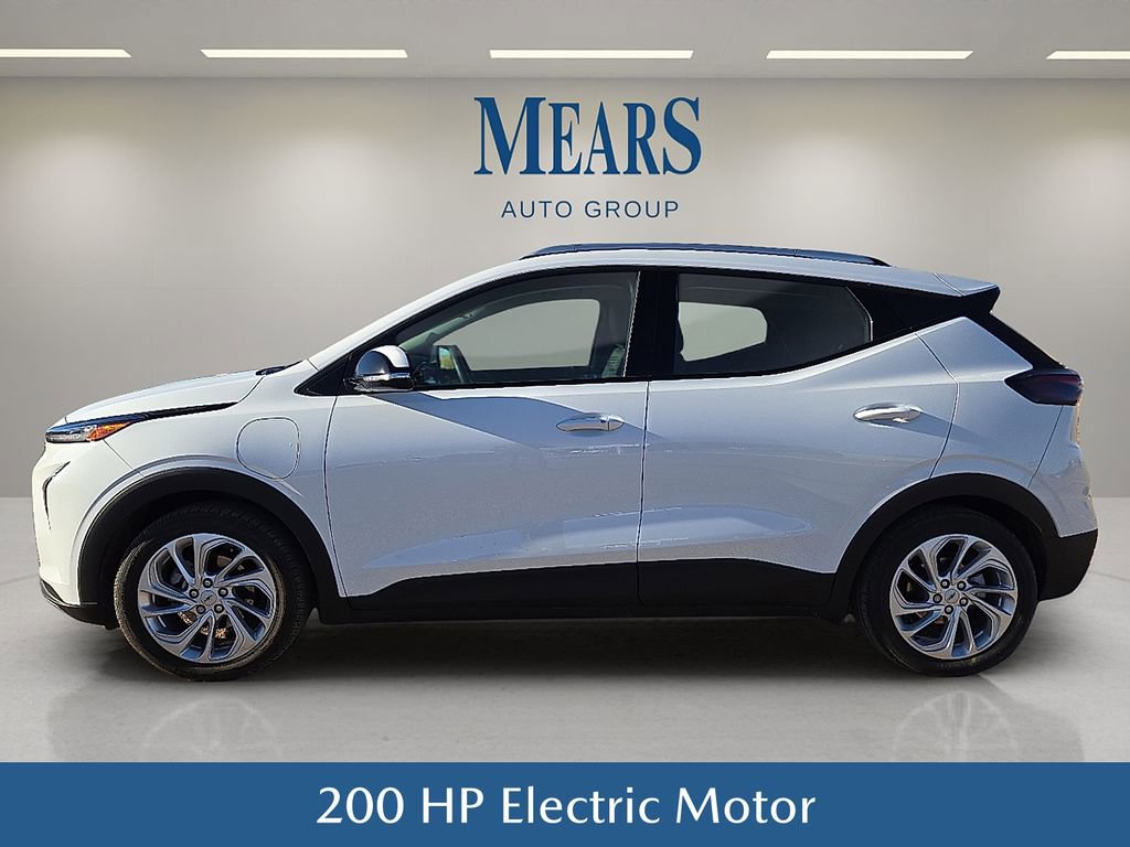 Used 2023 Chevrolet Bolt EUV LT w/ Driver Confidence Package image 3