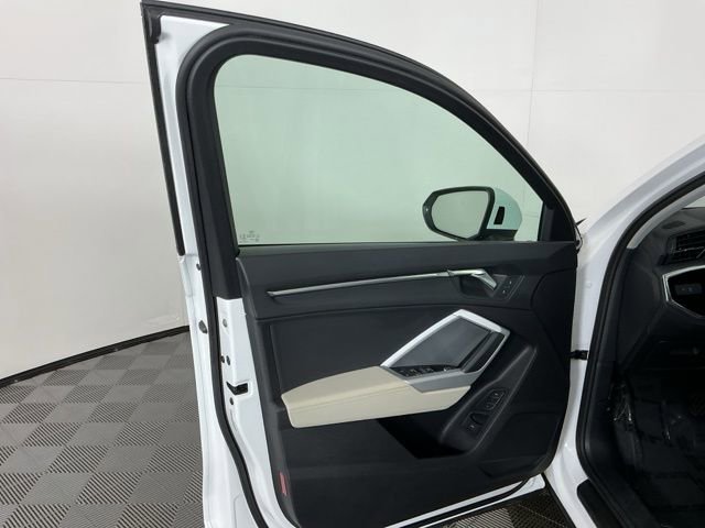 Used 2022 Audi Q3 2.0T Premium Plus w/ Premium Plus Package image 10