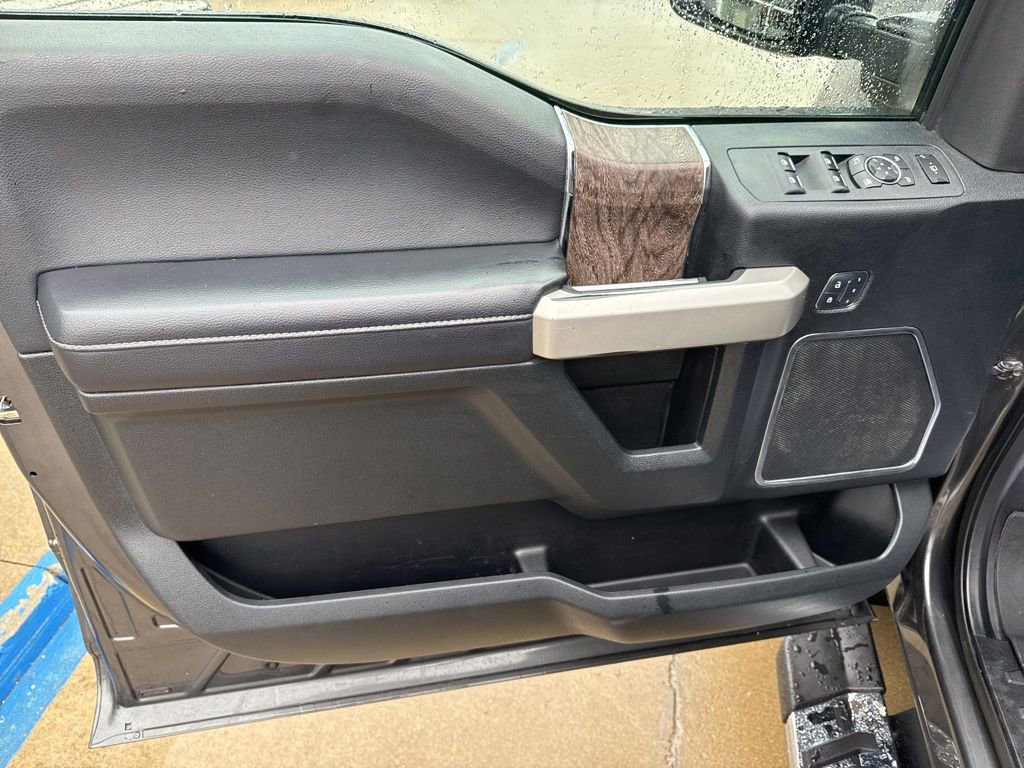 Used 2018 Ford F350 Lariat w/ Chrome Package image 7