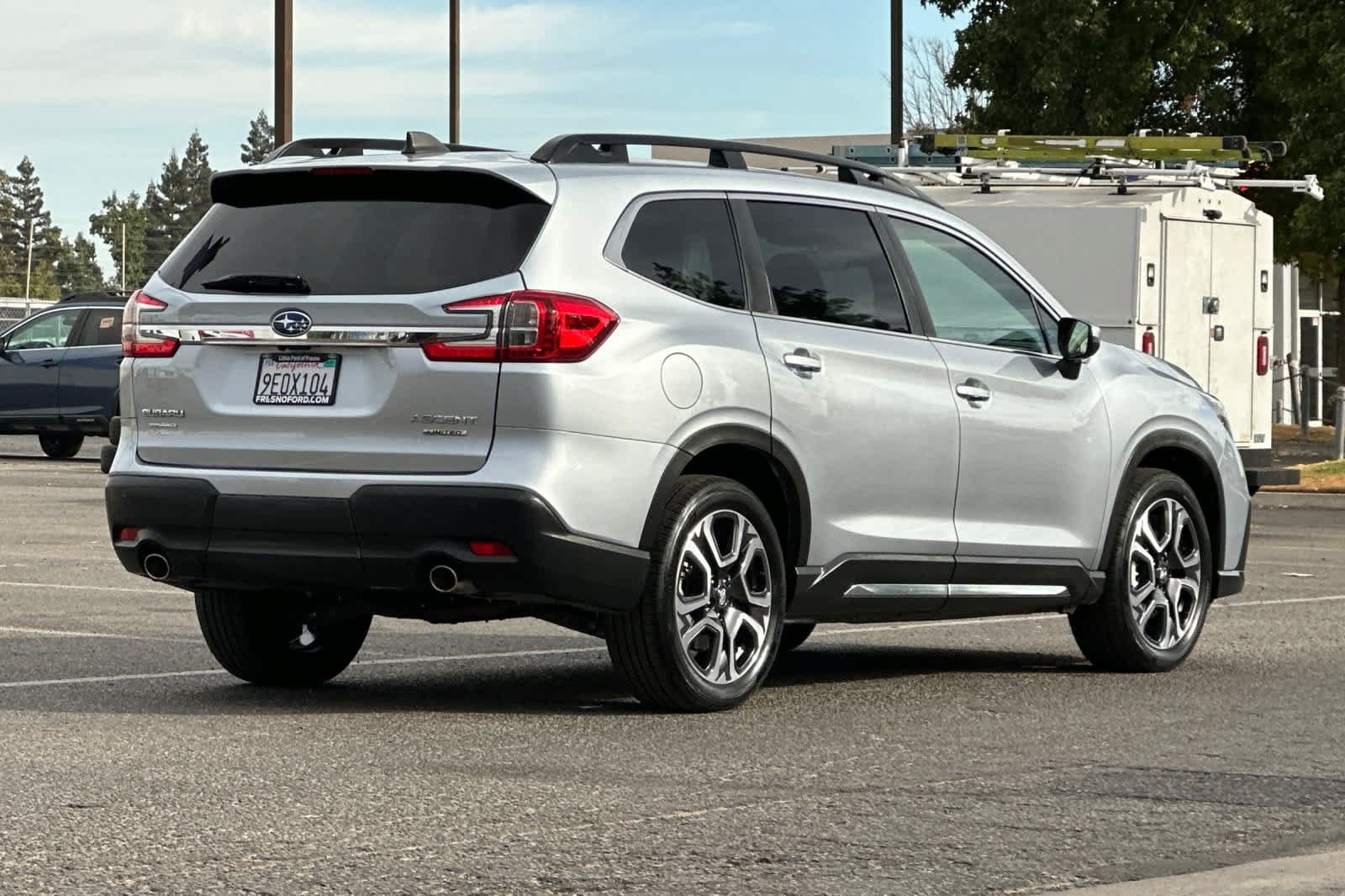 Used 2023 Subaru Ascent Limited AWD/4WD image 2