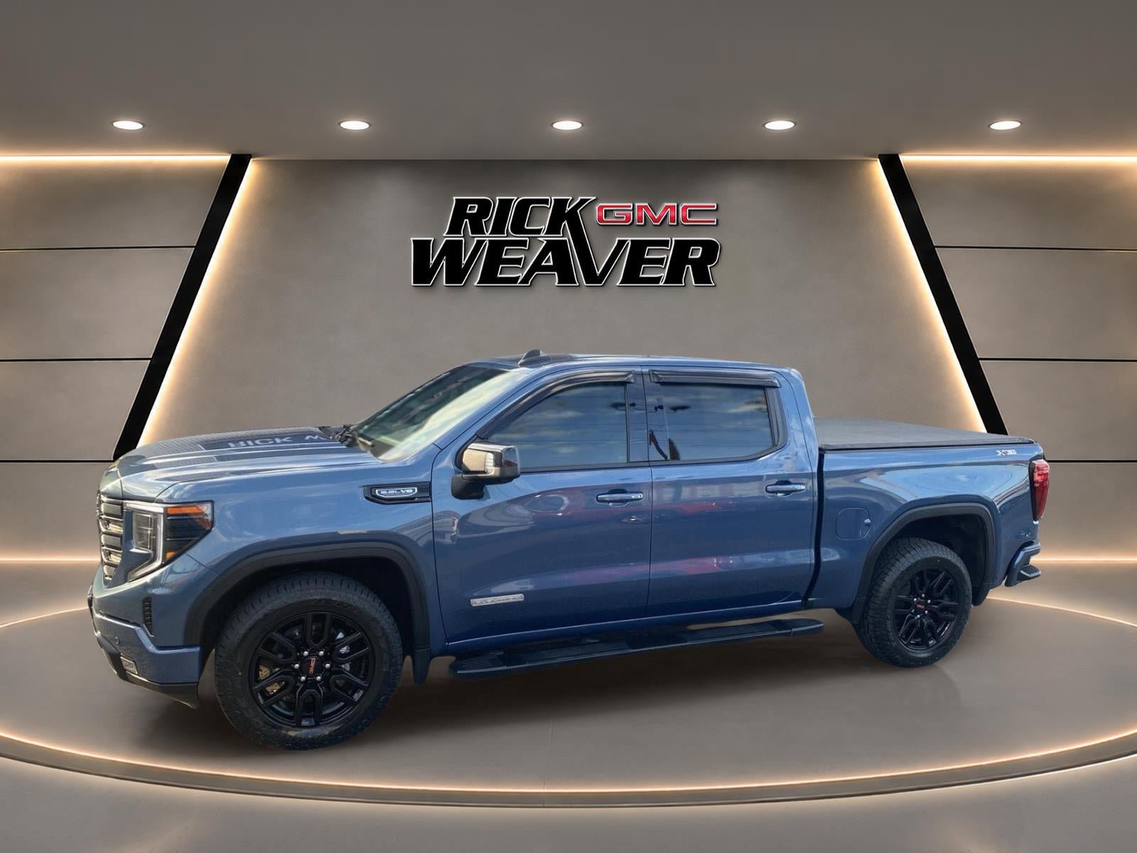 Used 2024 GMC Sierra 1500 Elevation w/ Elevation Premium Package AWD/4WD image 4