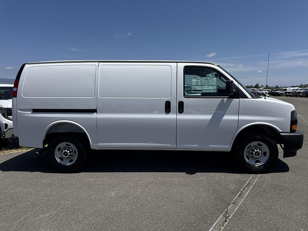 New 2026 GMC Savana 2500 w/ Driver Convenience Package RWD image 3