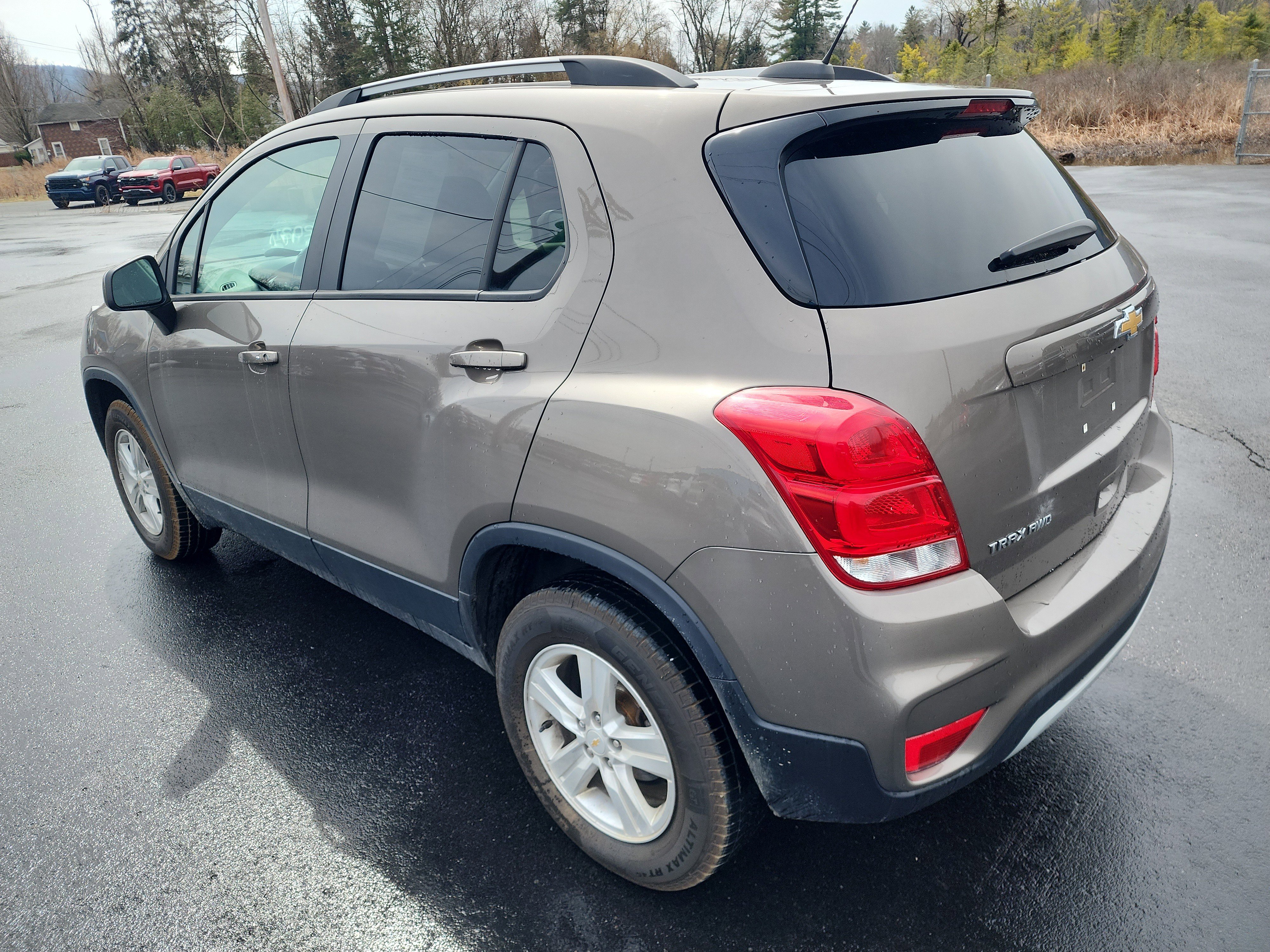 Used 2021 Chevrolet Trax LT w/ LT Convenience Package image 6
