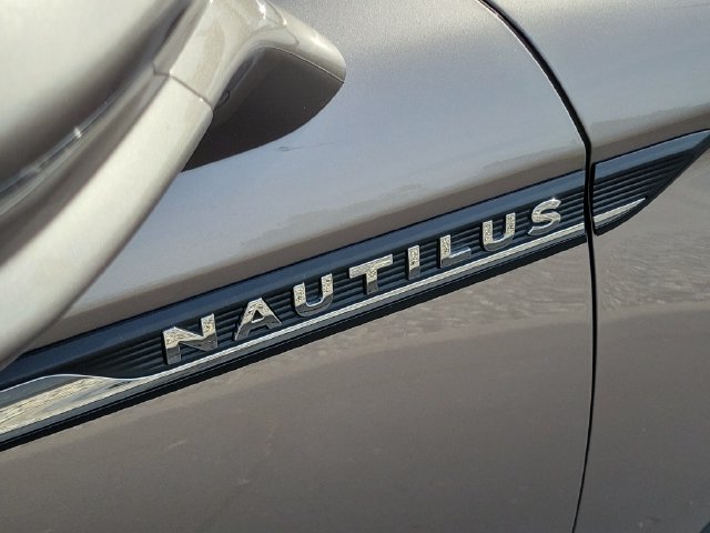 Used 2020 Lincoln Nautilus Reserve AWD/4WD image 31