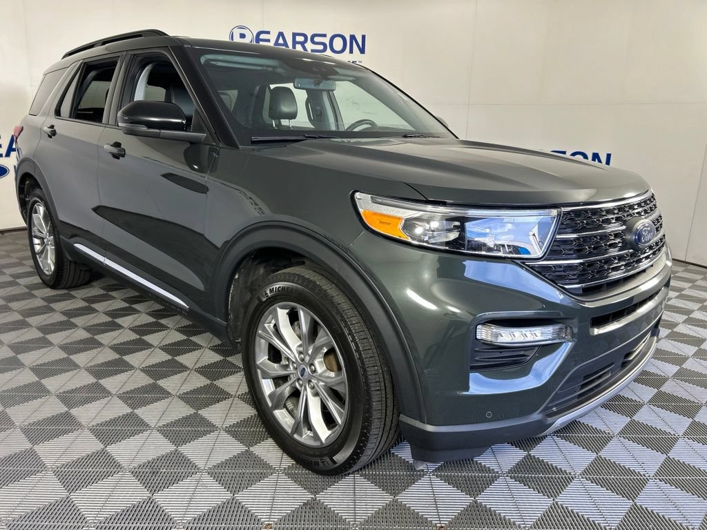 Used 2024 Ford Explorer XLT w/ Equipment Group 202A AWD/4WD image 3