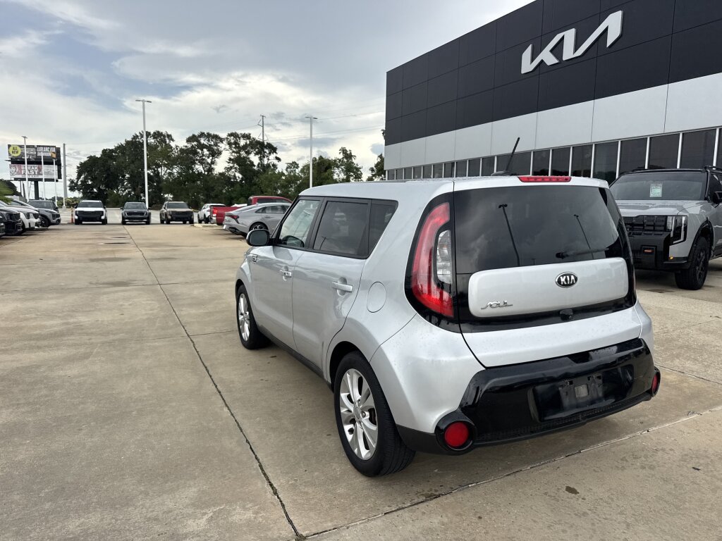 Used 2016 Kia Soul + w/ Primo Package FWD image 23
